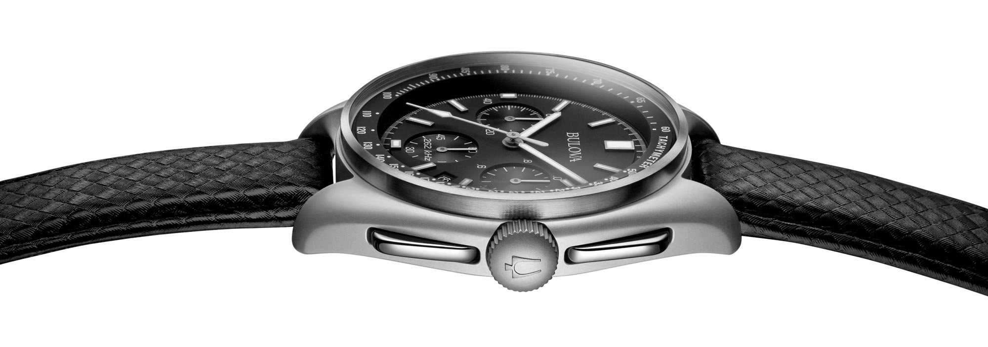 Relógio com pulseira negra e mostrador metálico cinza-escuro da coleção The Lunar Pilot Limited Edition de relógios Bulova, em comemoração do 50° aniversário da missão Apolo 15.